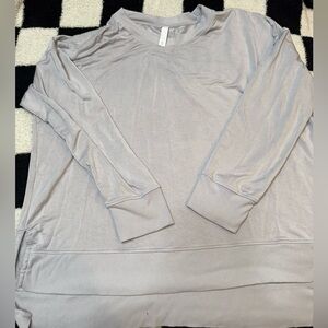 STYLUS Women's Light Gray Sweatshirt